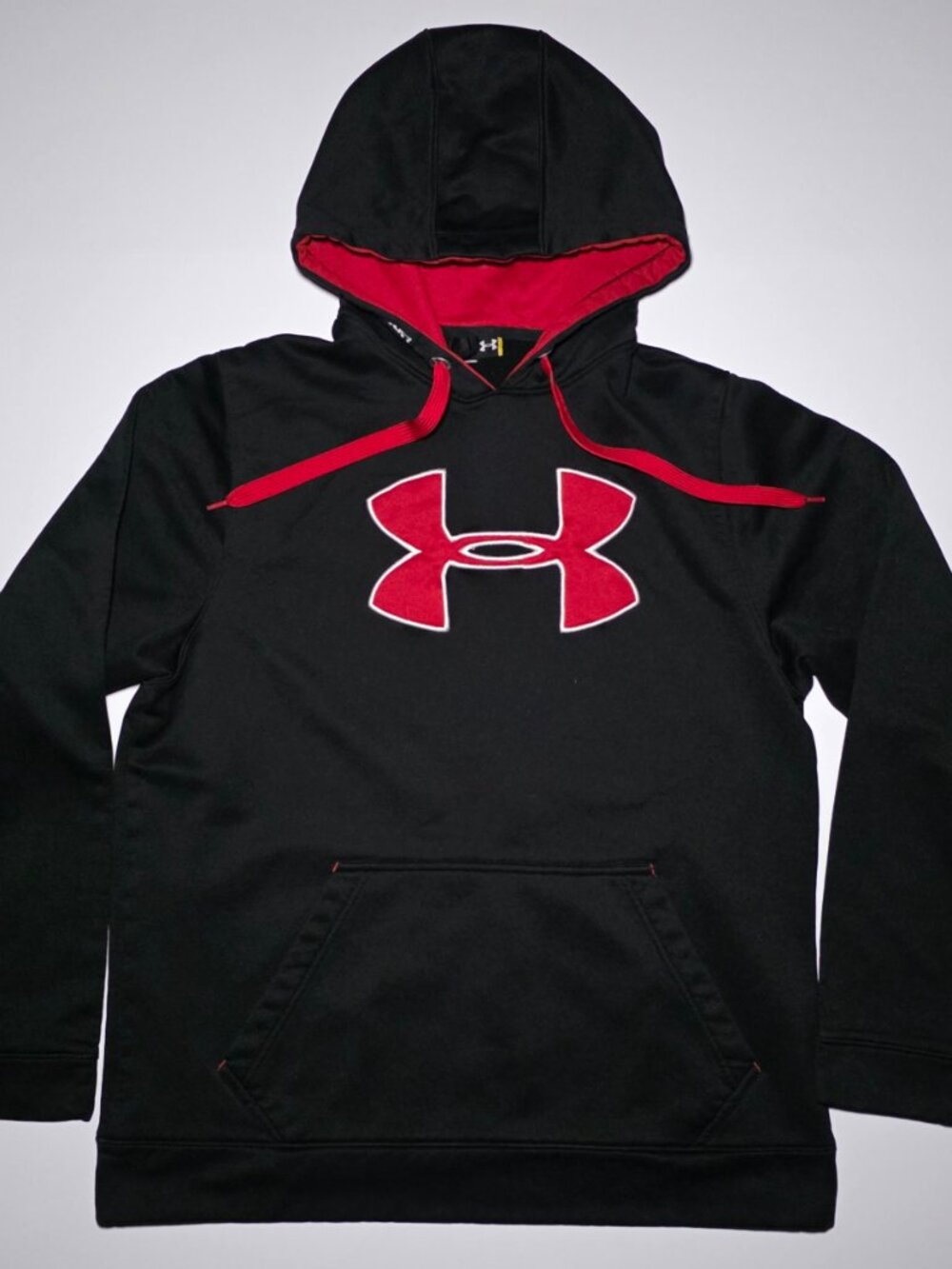 Under Armour Mens Black and Red Pullover Hoodie With Drawstring Size Large